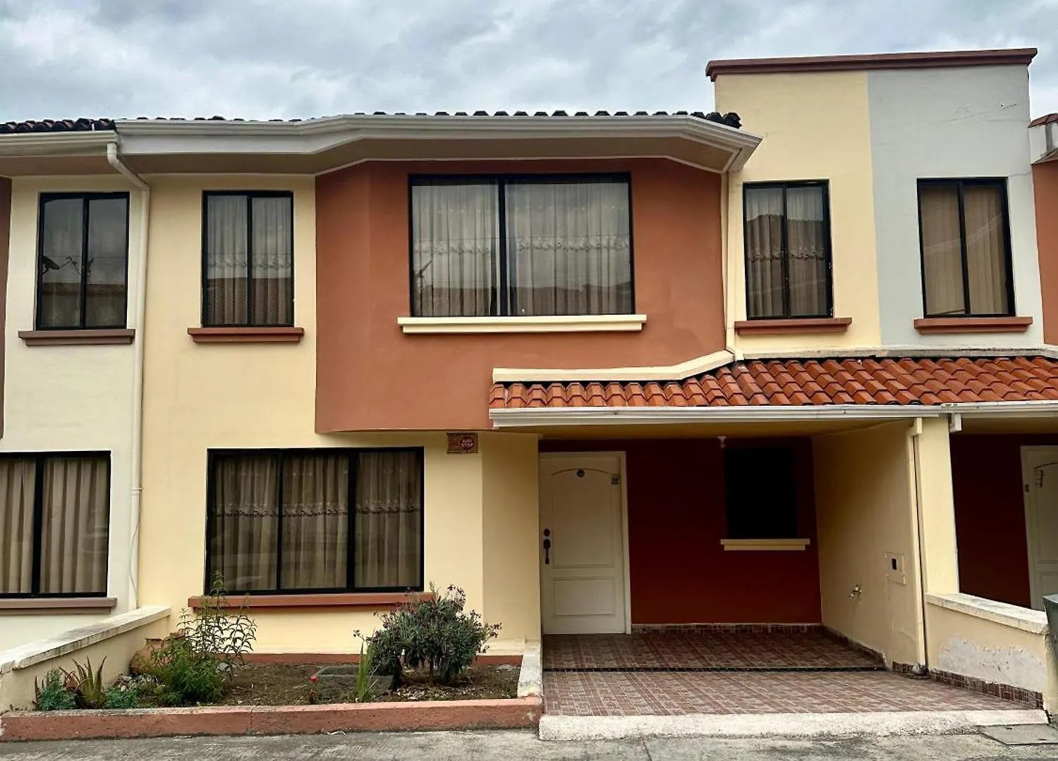 Casa En Condominio Alcazar Cuenca 0*,  Ecuador
